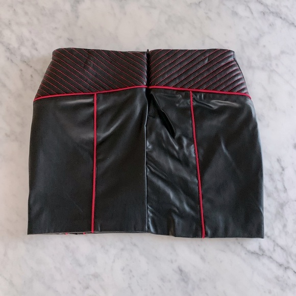 NWOT Zara motocross mini skirt faux leather with red pinstriping size M - Picture 6 of 11